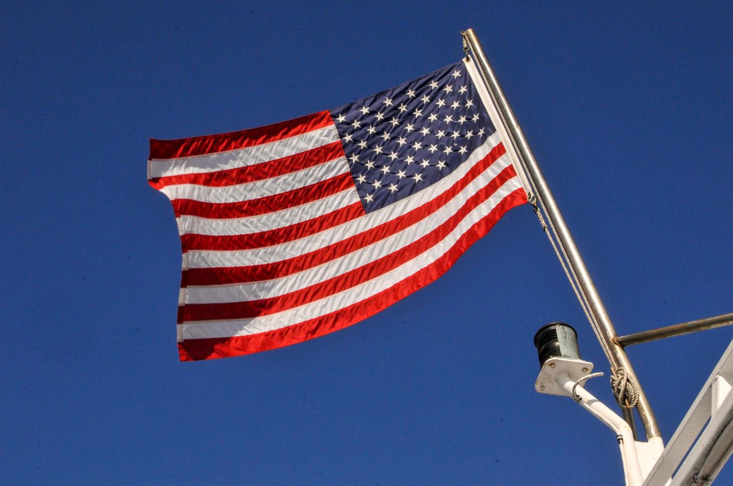 bandera americana durante el día foto