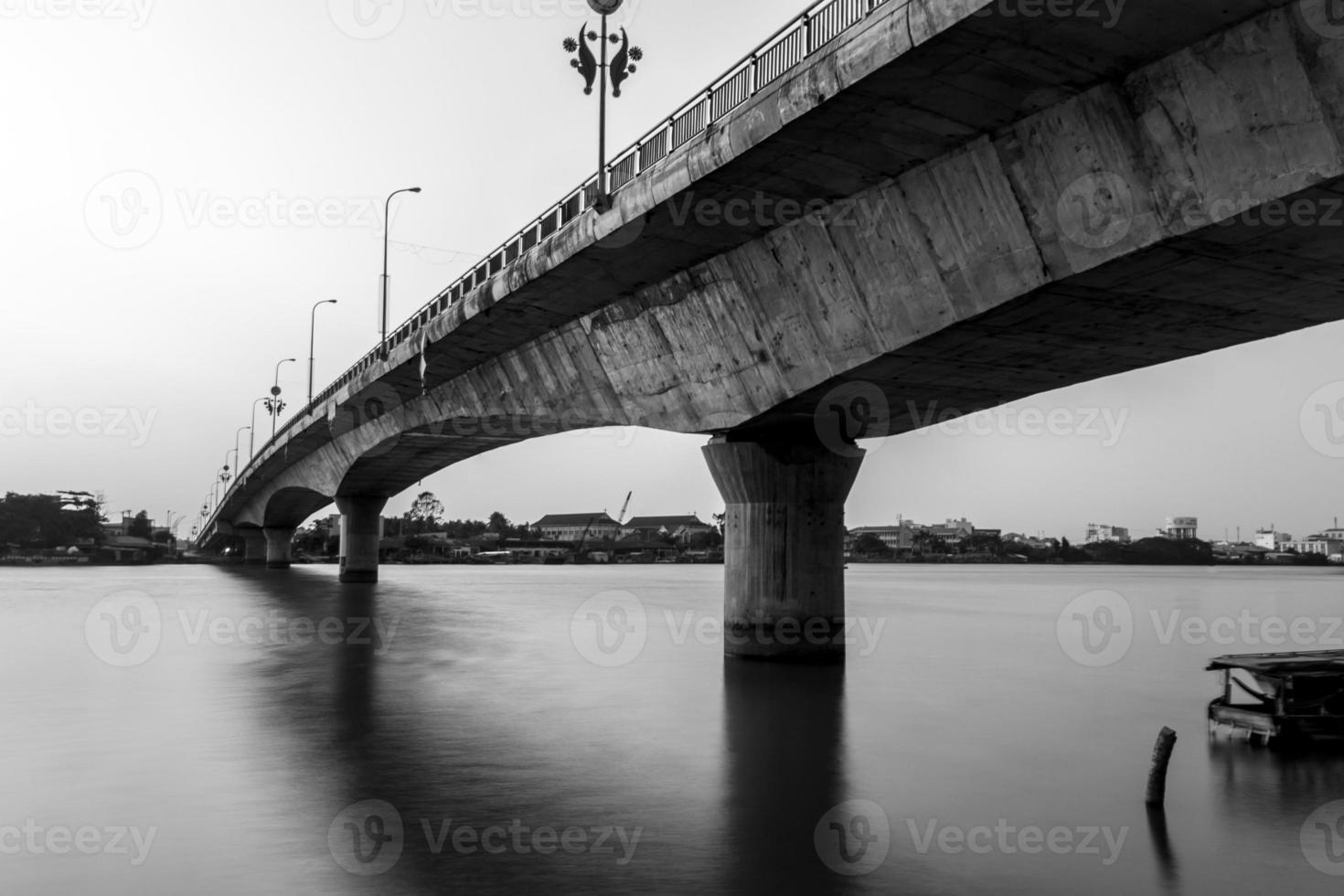 puente loi colgado foto
