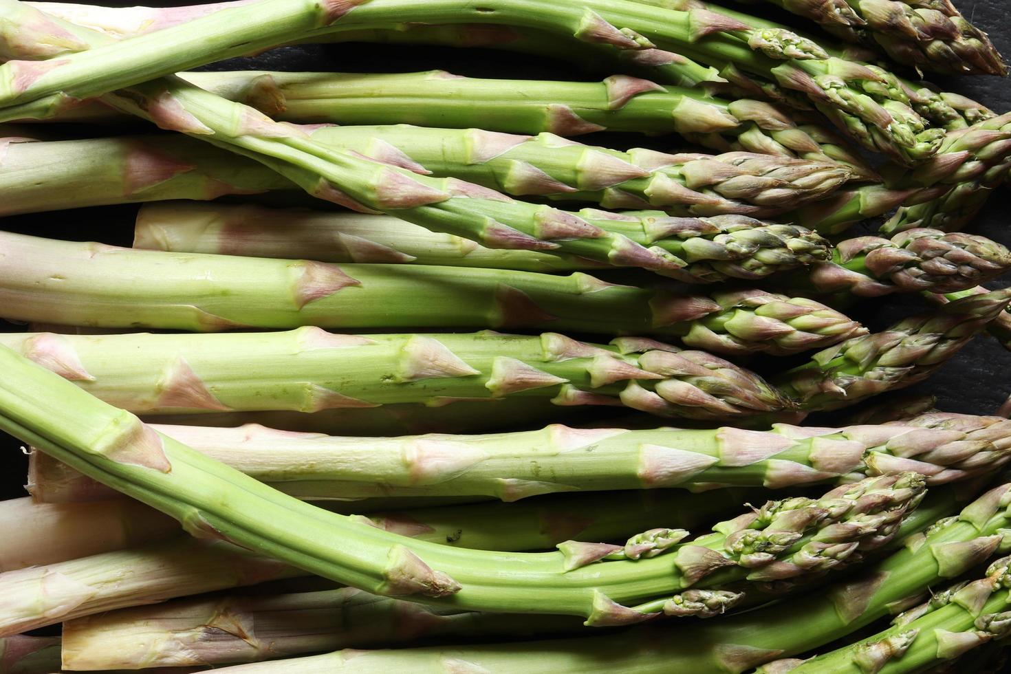 A bunch of green asparagus photo