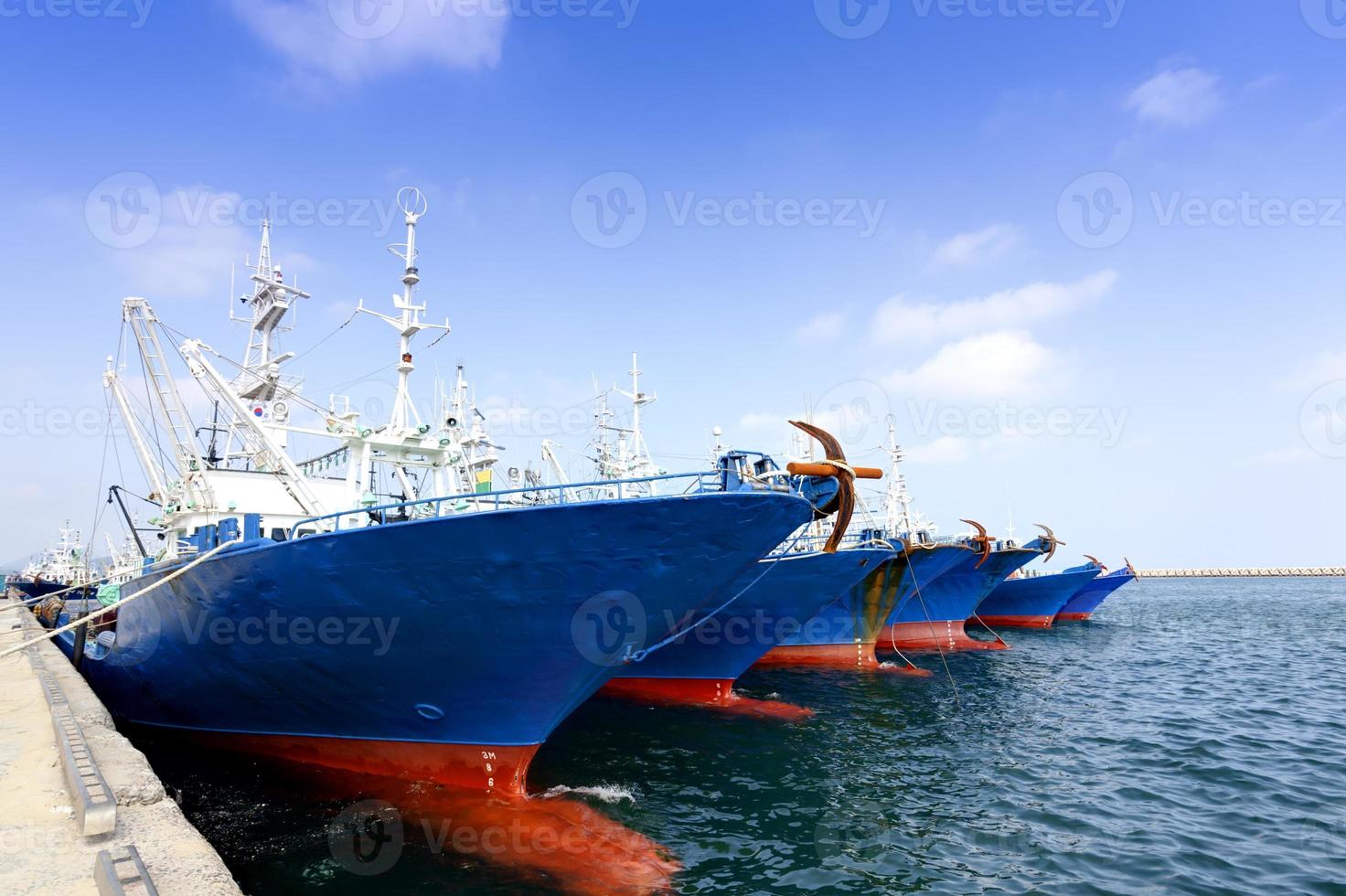 barcos atracados foto