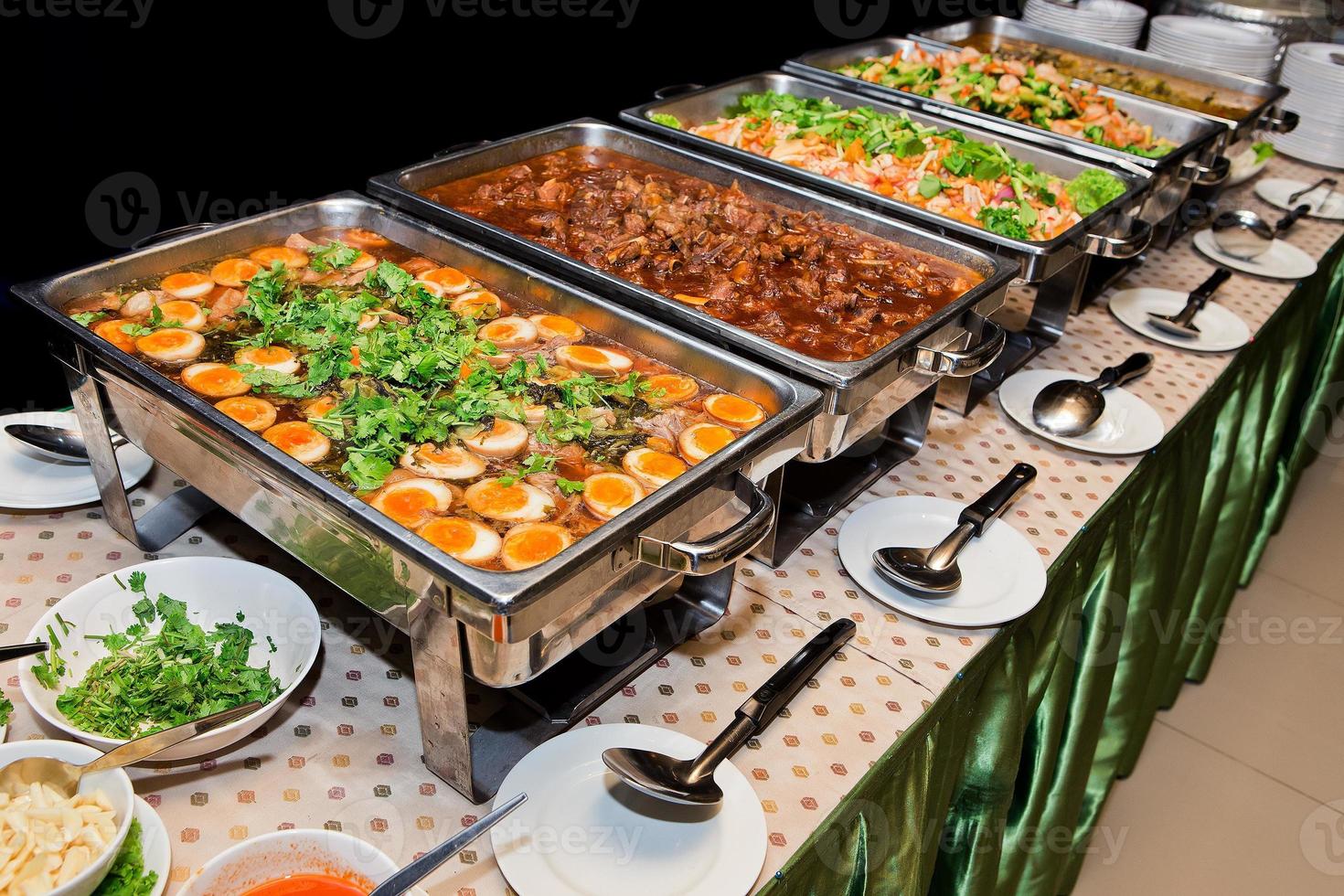 buffet de comida tailandesa. foto