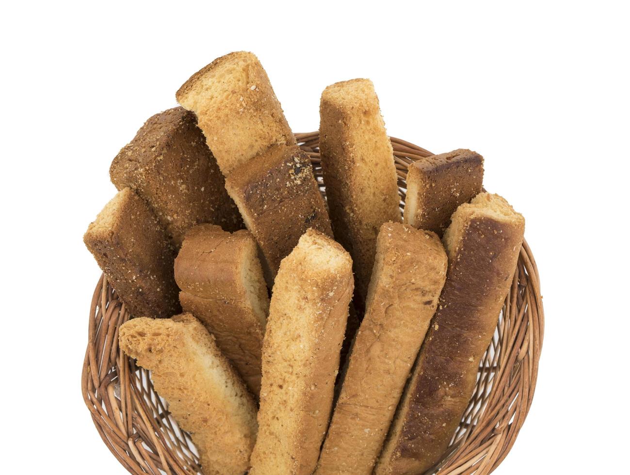 Close-up de palitos de tostadas en una canasta foto