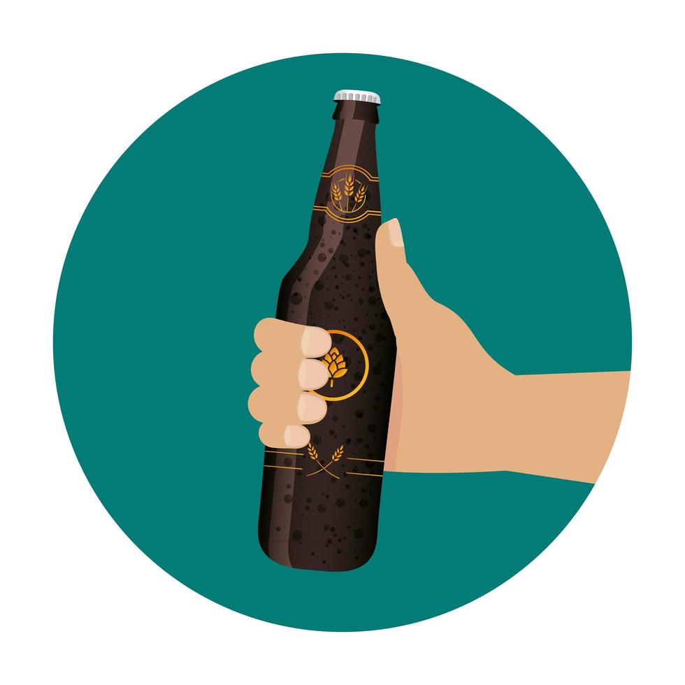 Composición de celebración del día de la cerveza con botella de cerveza. vector