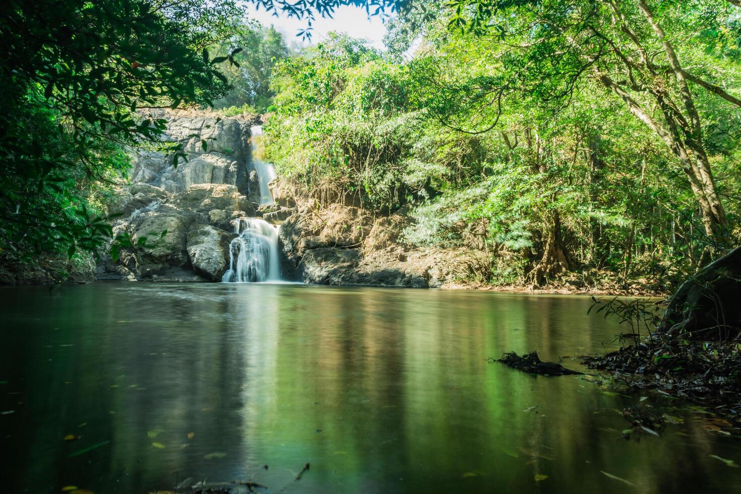 cascada de pha kluai mai foto