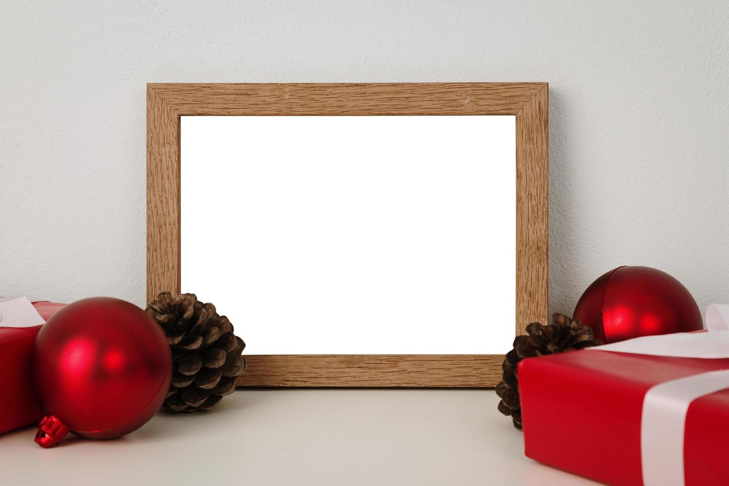 maqueta de marco de fotos de madera en blanco