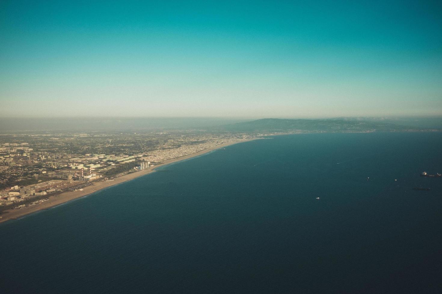 Los Angeles beach from above photo