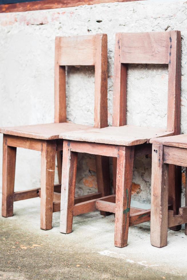 sillas de madera rústicas foto