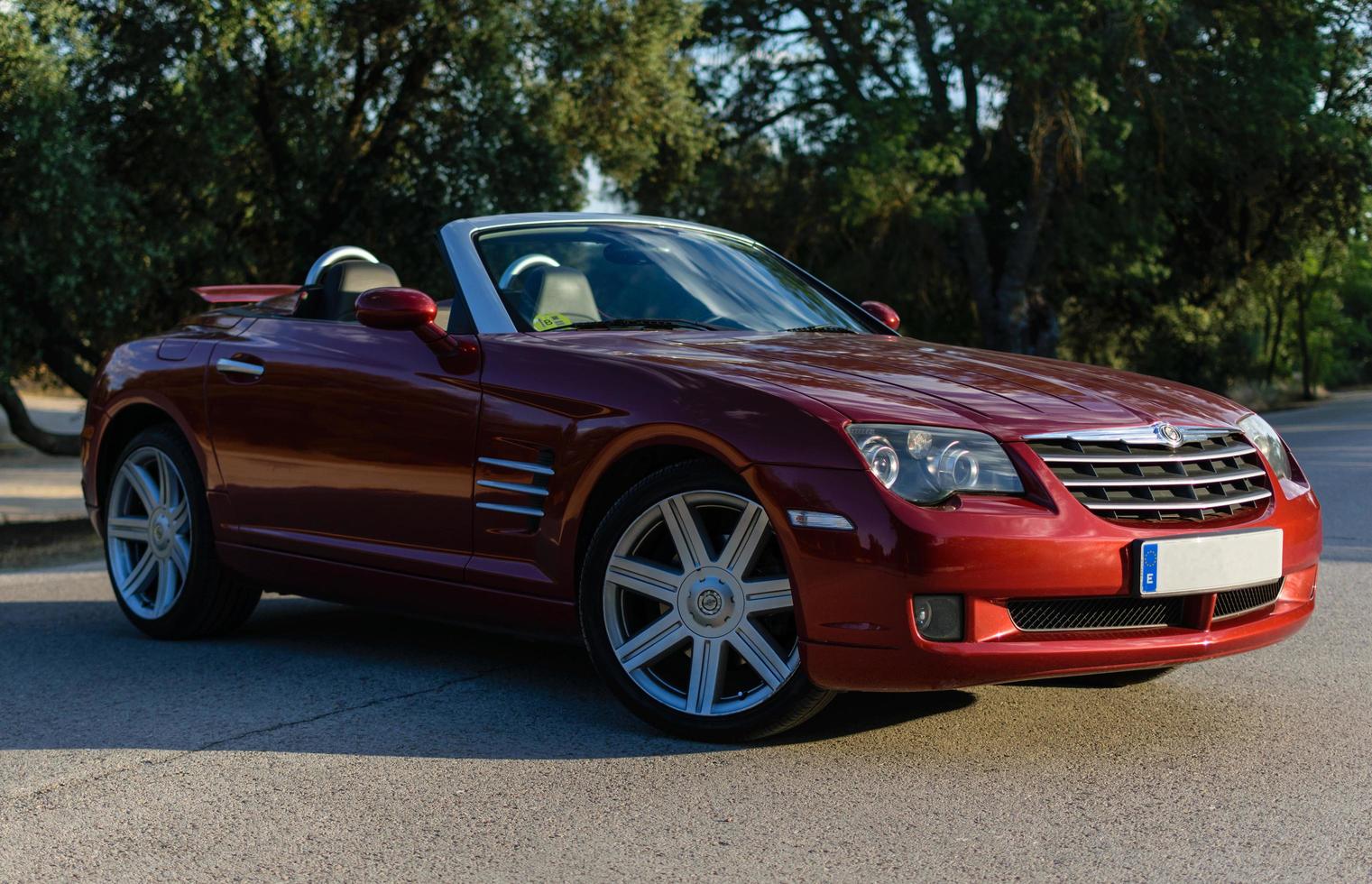 Chrysler Crossfire en la carretera foto