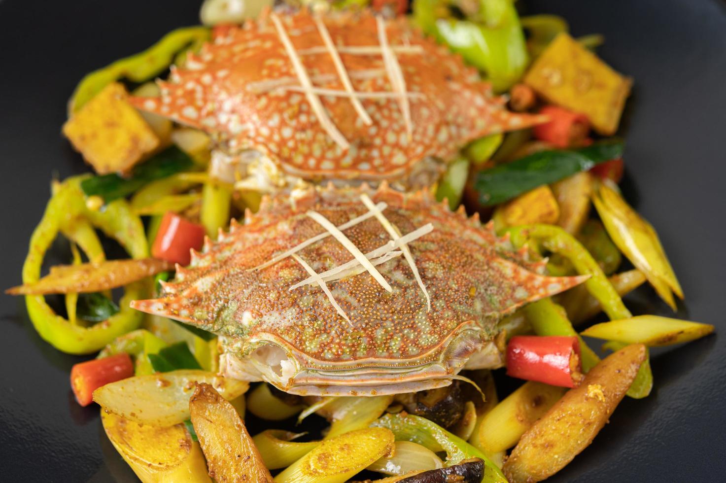 Stir-fried crab with curry photo