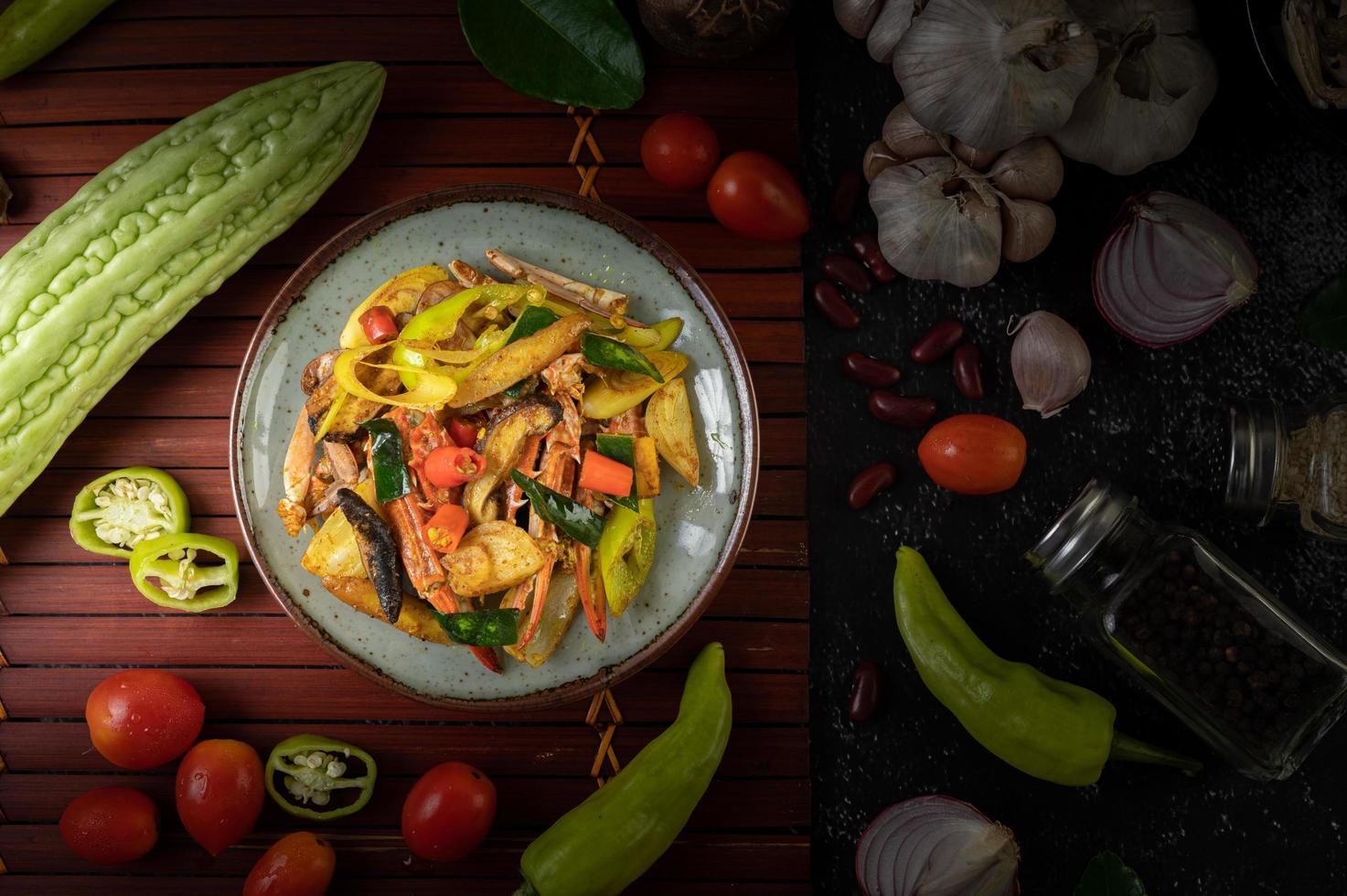 Stir-fried crab with curry photo