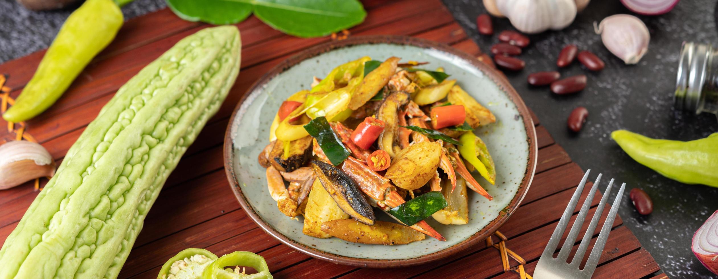 Stir-fried crab with curry photo