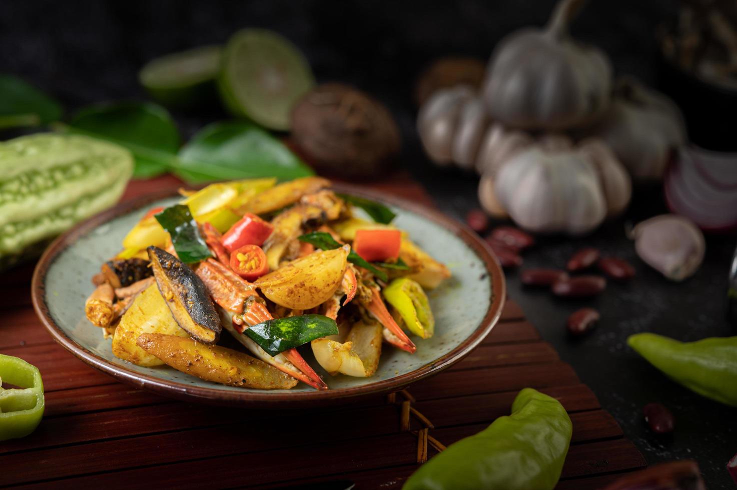 Stir-fried crab with curry photo