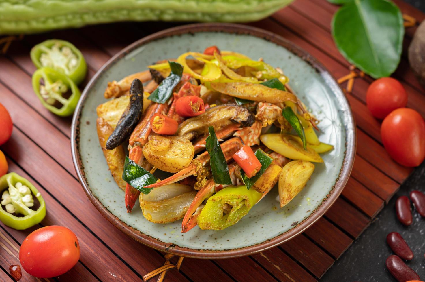 Stir-fried crab with curry photo