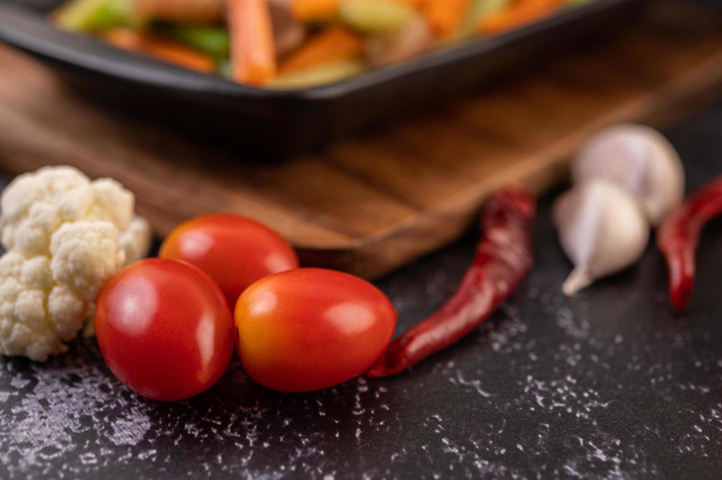 tomates con pimientos y ajo foto