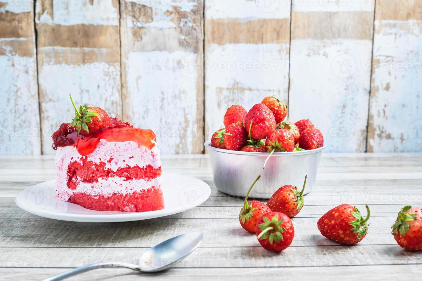 Cake with strawberries photo