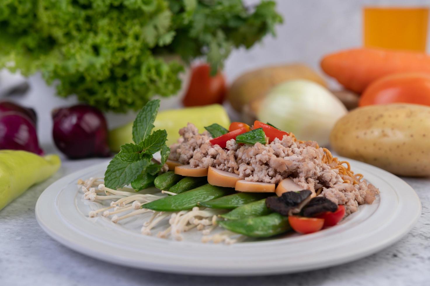 Stir-fried noodles with mixed vegetables photo