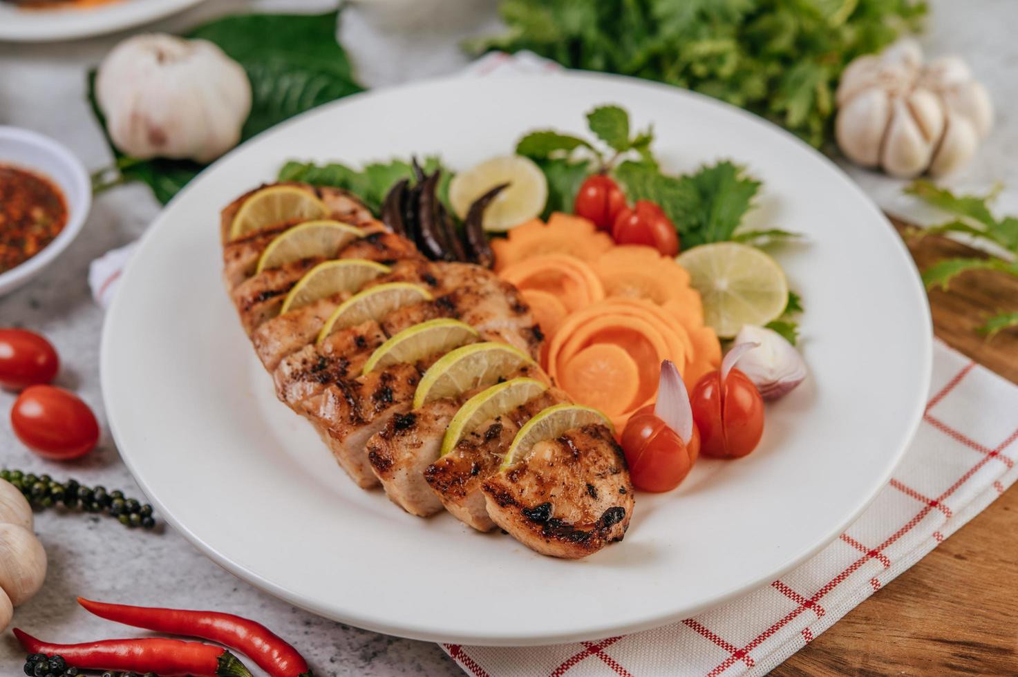 Sliced grilled gourmet chicken photo