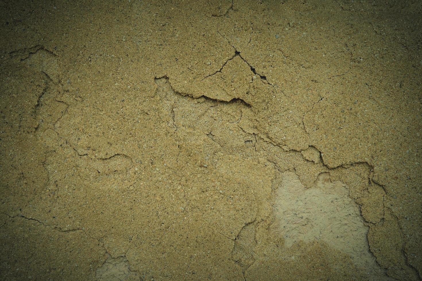 Cracks in a wall photo
