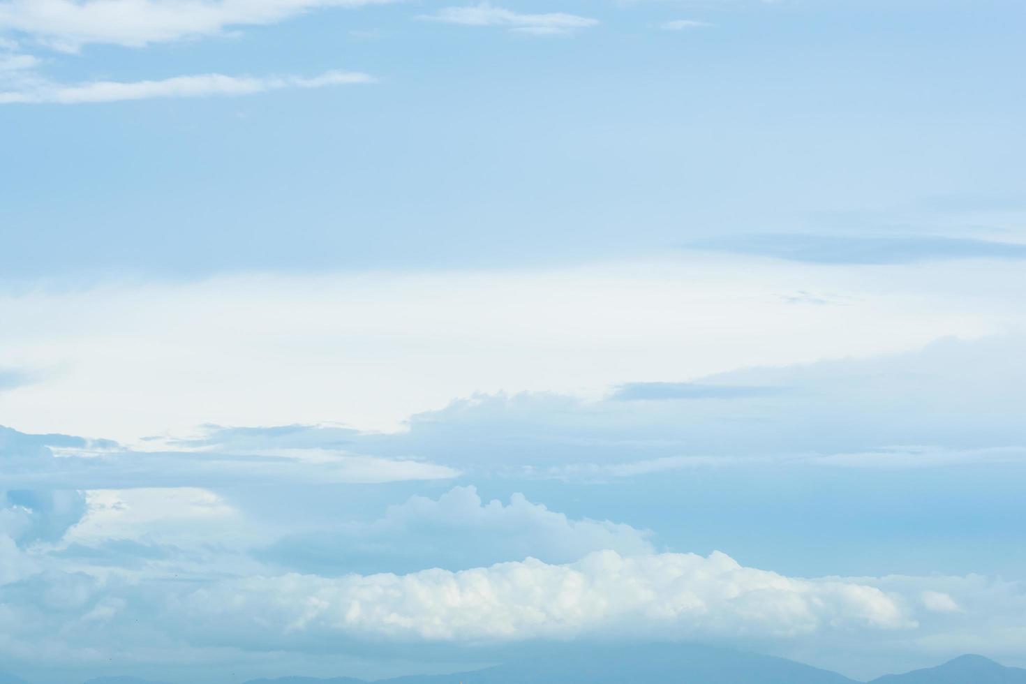 el cielo y las nubes foto