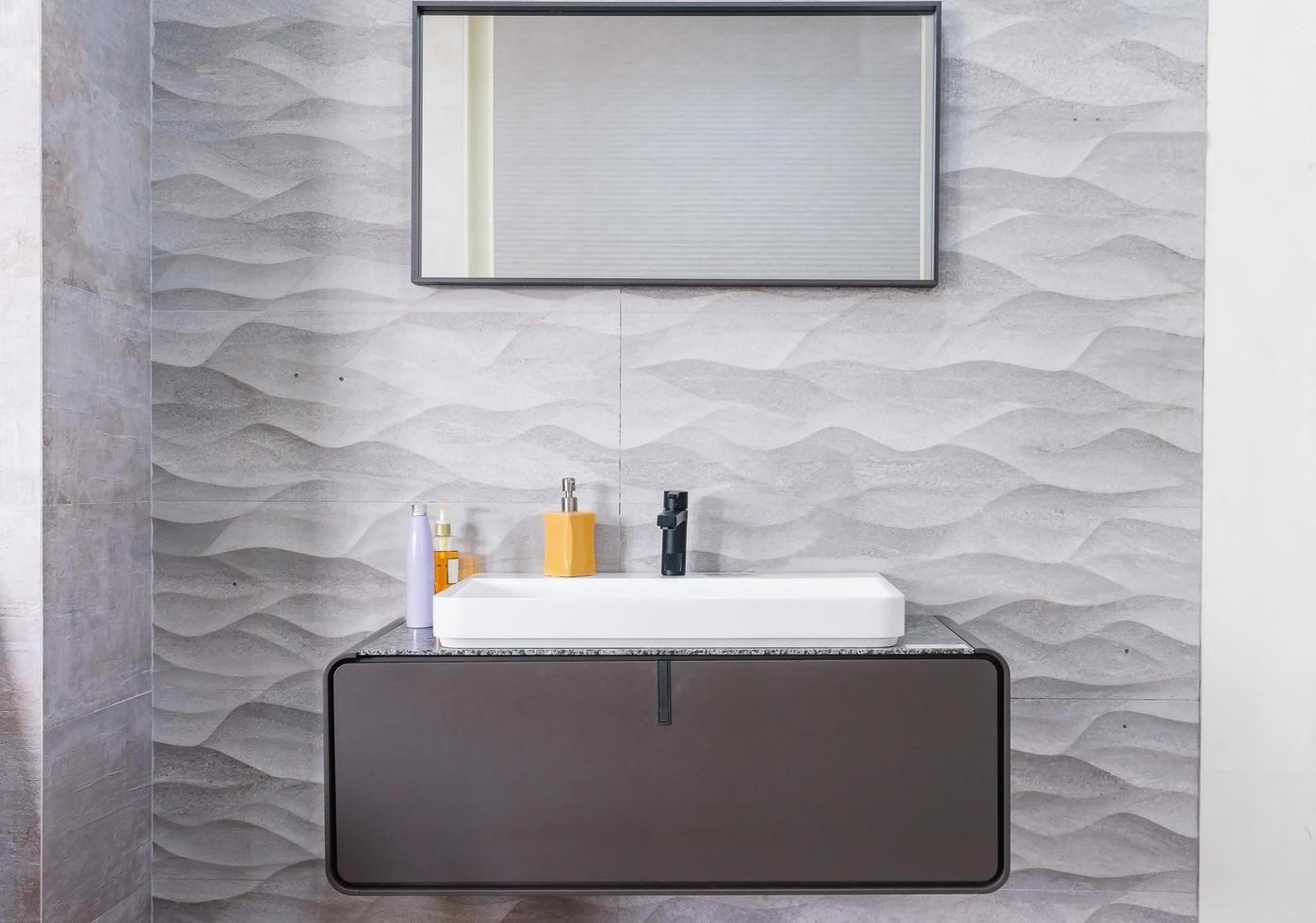 Modern gray bathroom photo