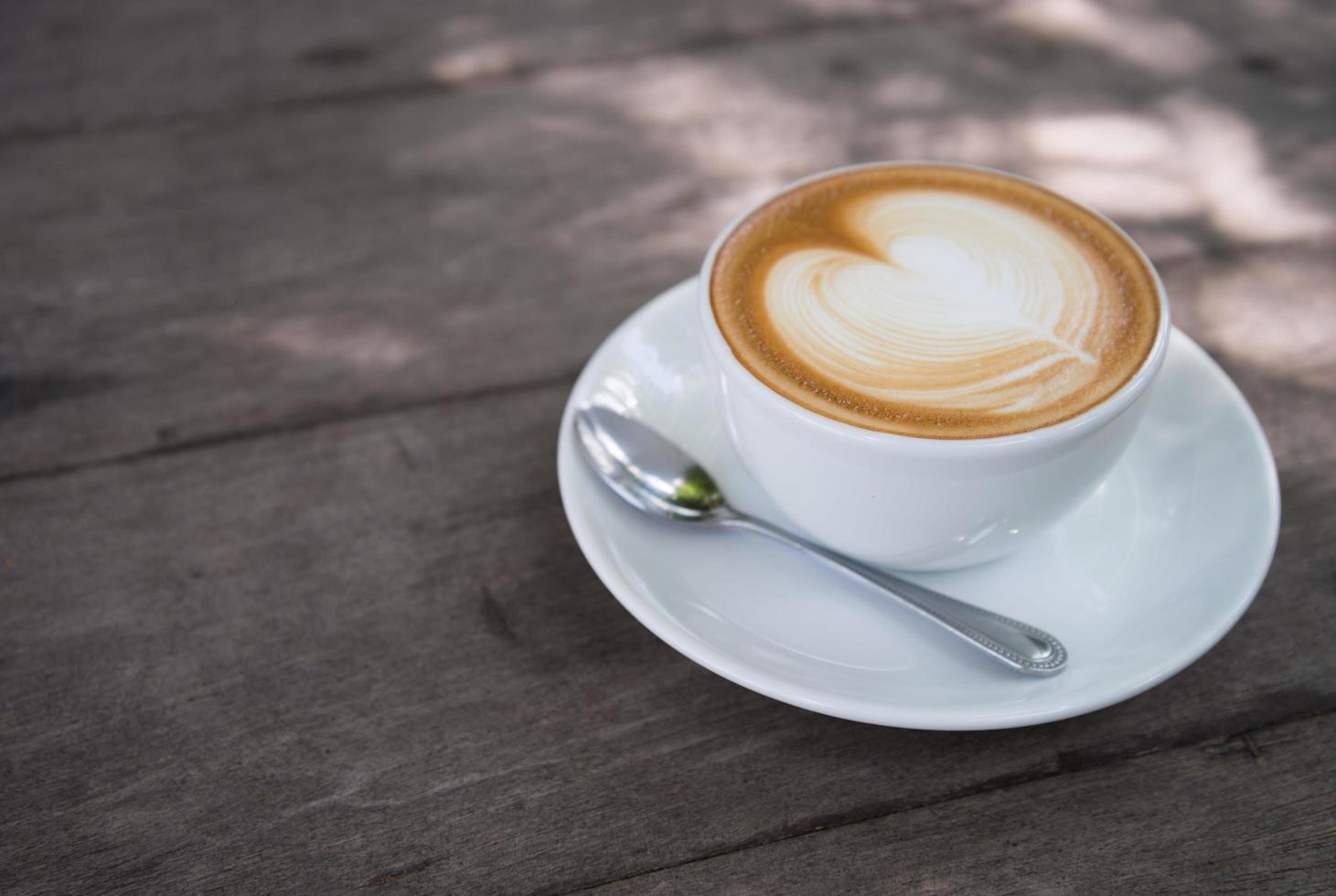 taza de café de cerámica blanca foto