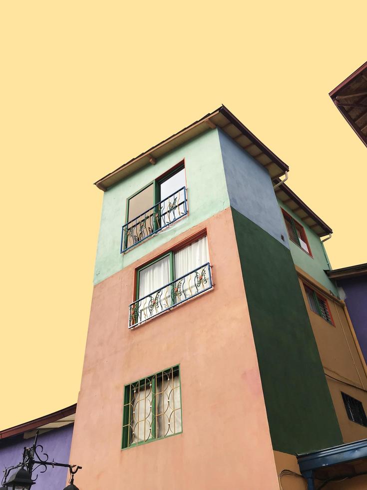 coloridas casas de concreto foto