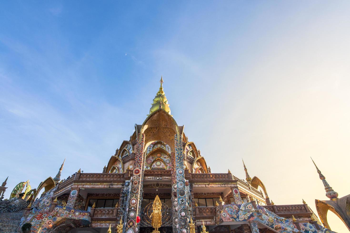 templo en wat phra that pha son kaeo foto