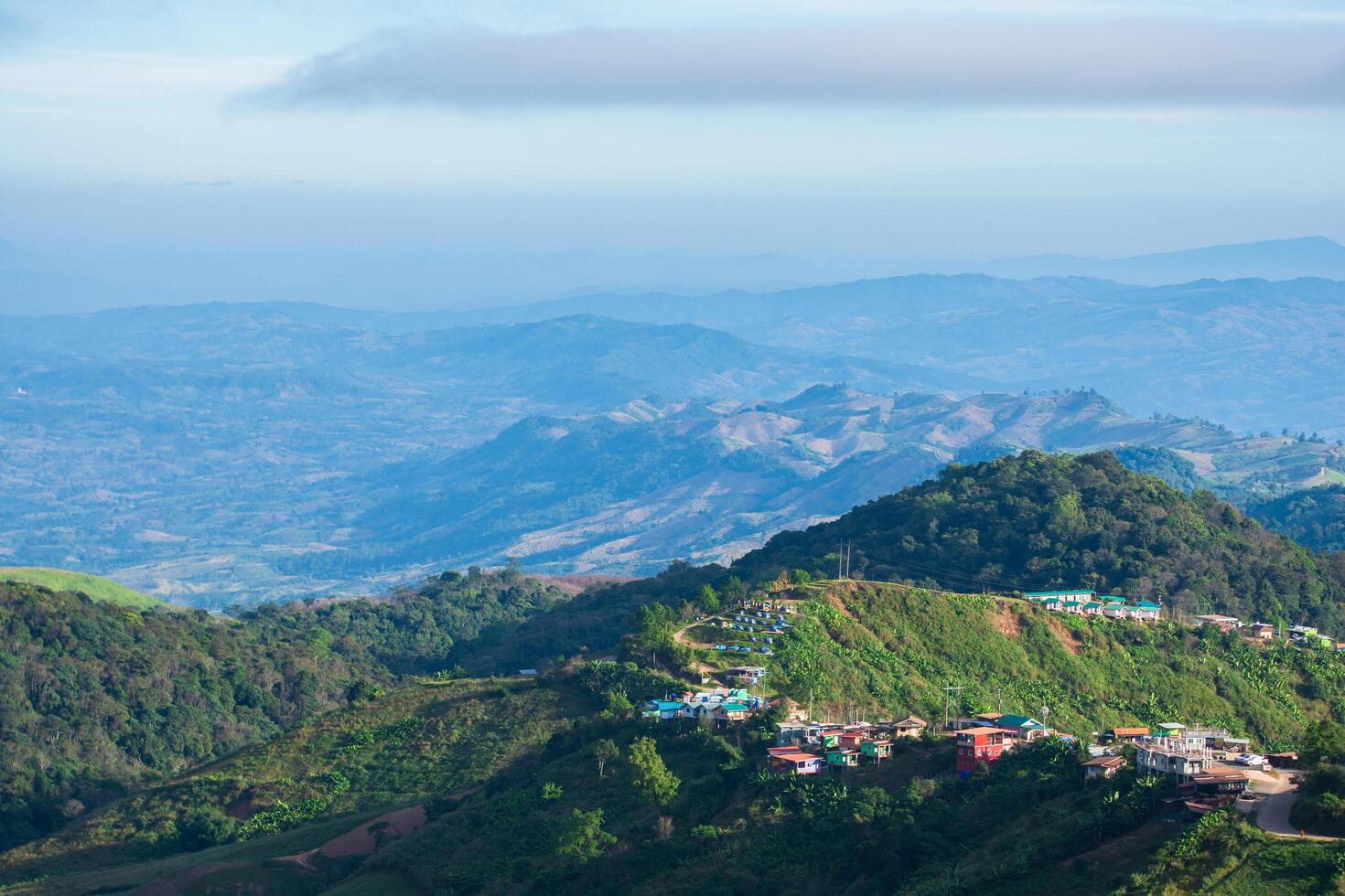 paisaje en phu tubberk en tailandia foto