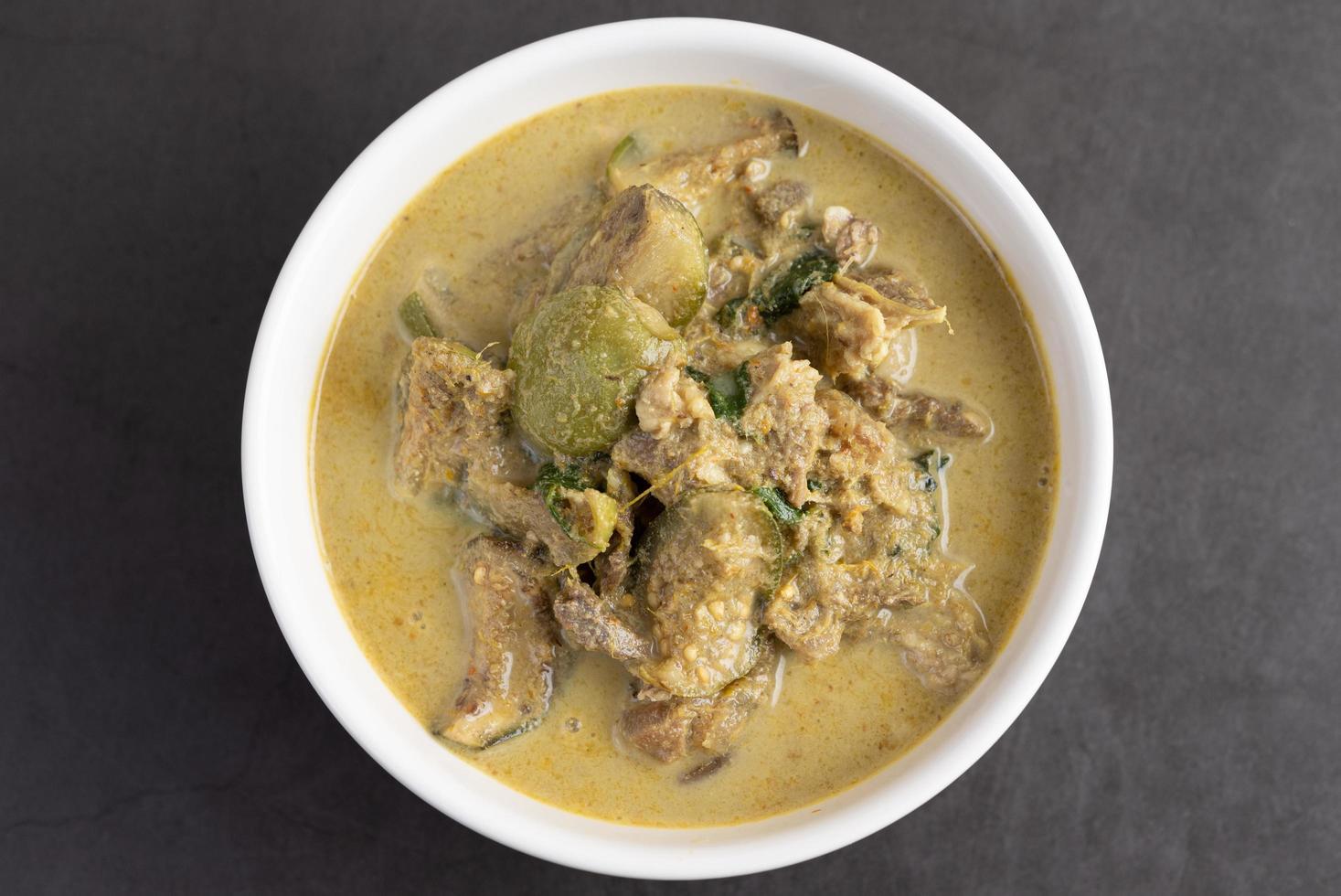 Green chicken curry photo