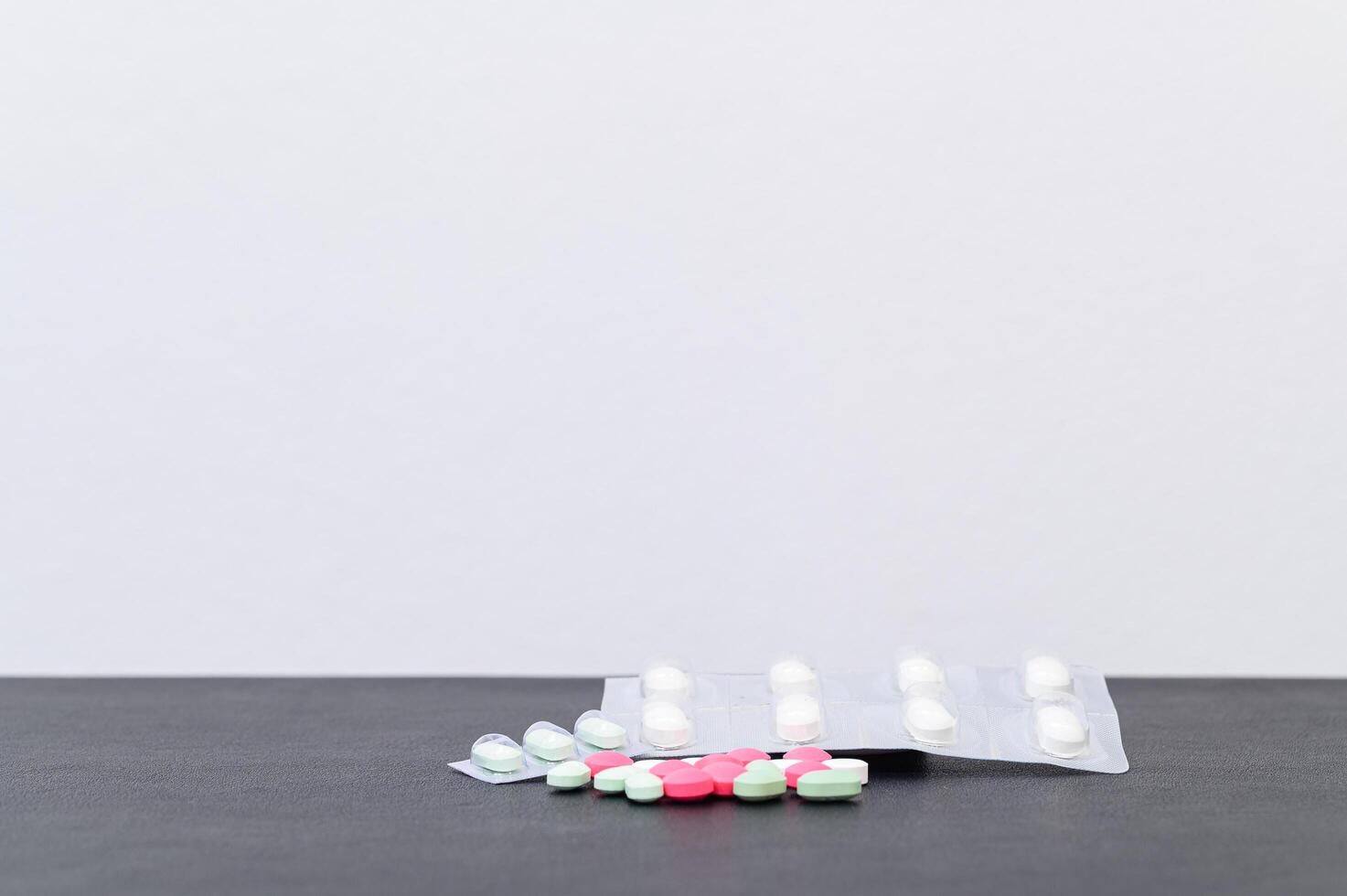 Pills on the desk photo