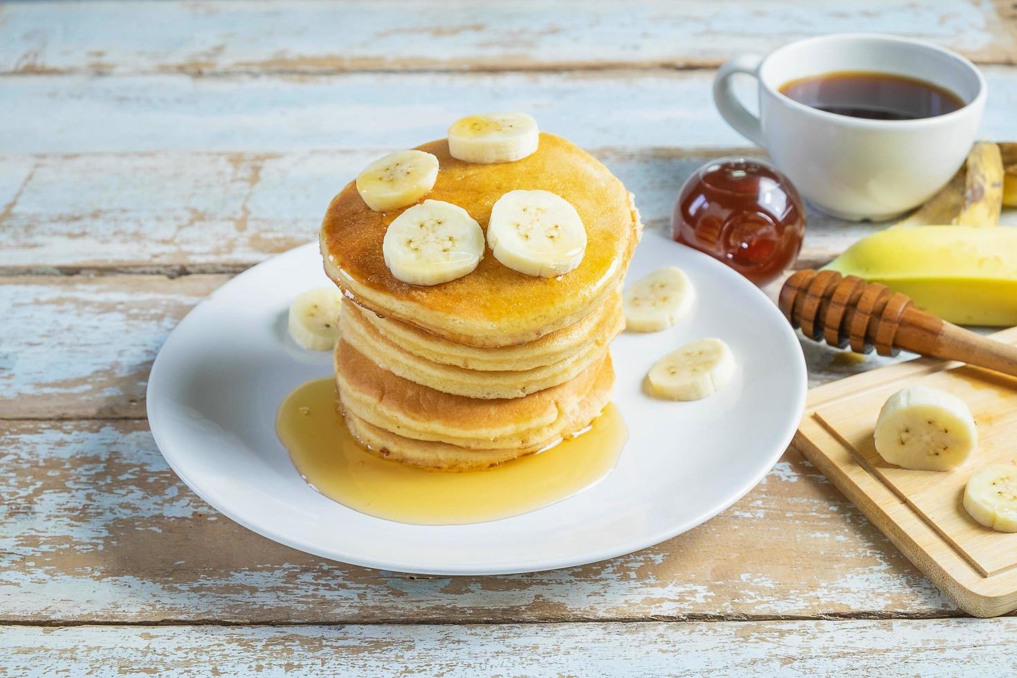 Pancakes with bananas photo