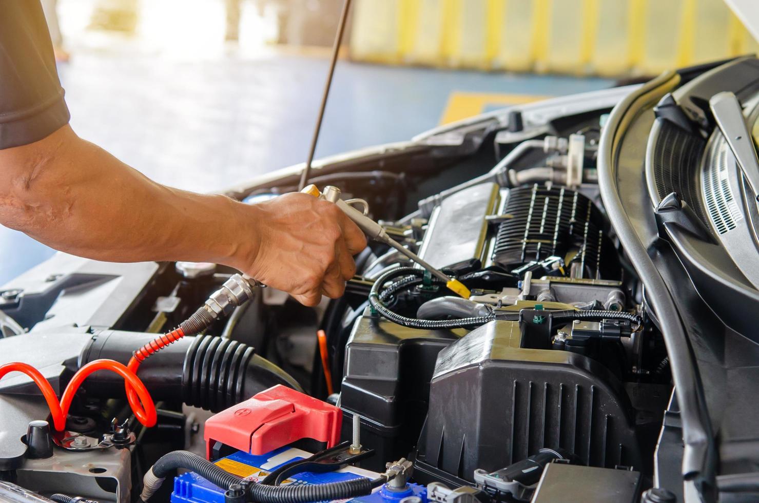 Checking and cleaning engine photo