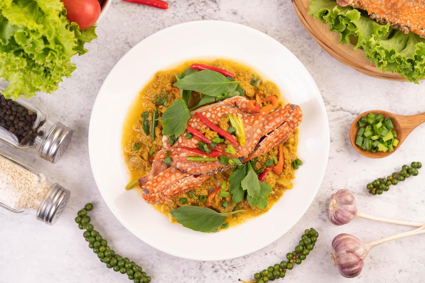 Crab stir-fried curry photo