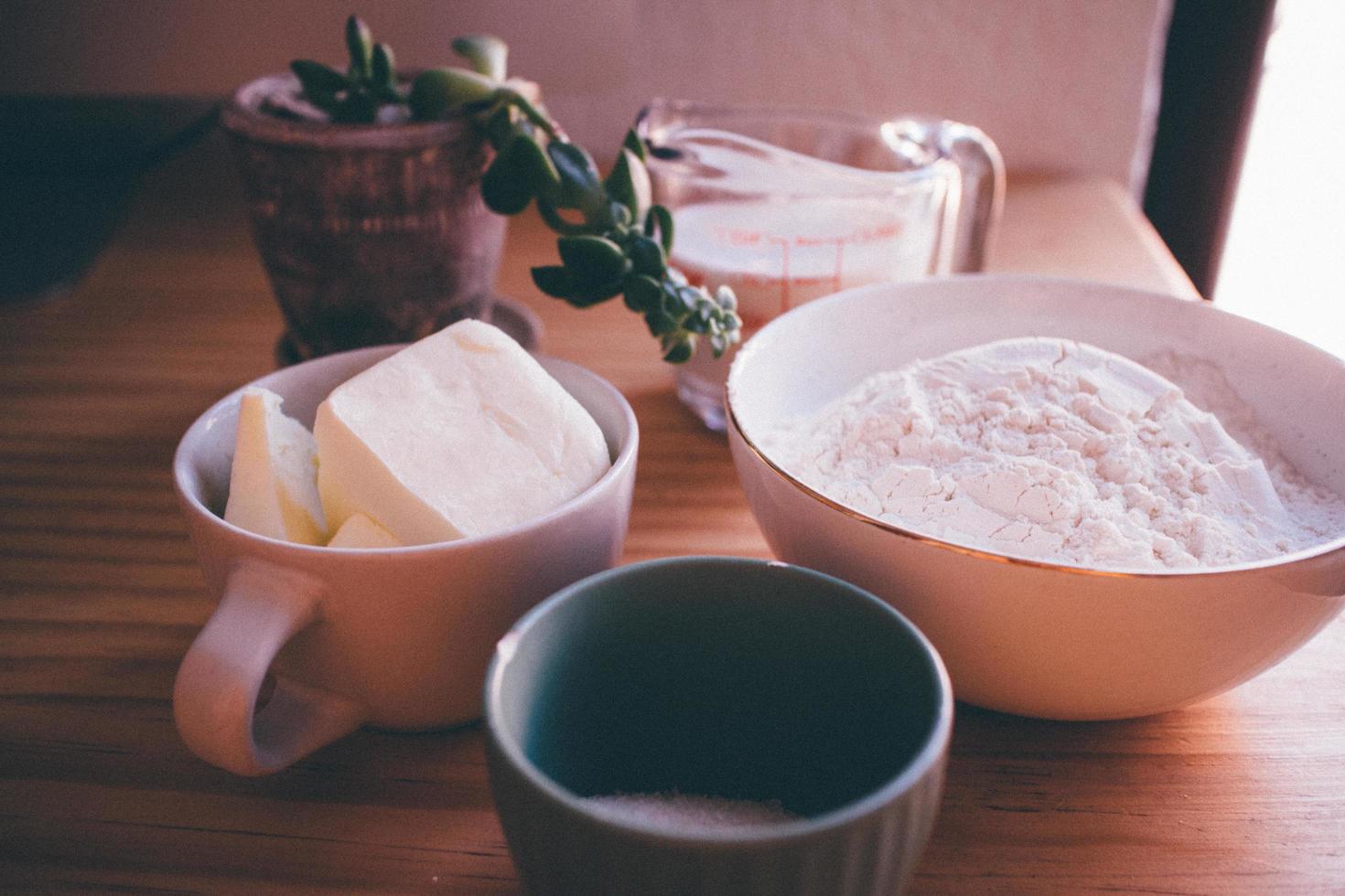 White ceramic bowl with flour photo