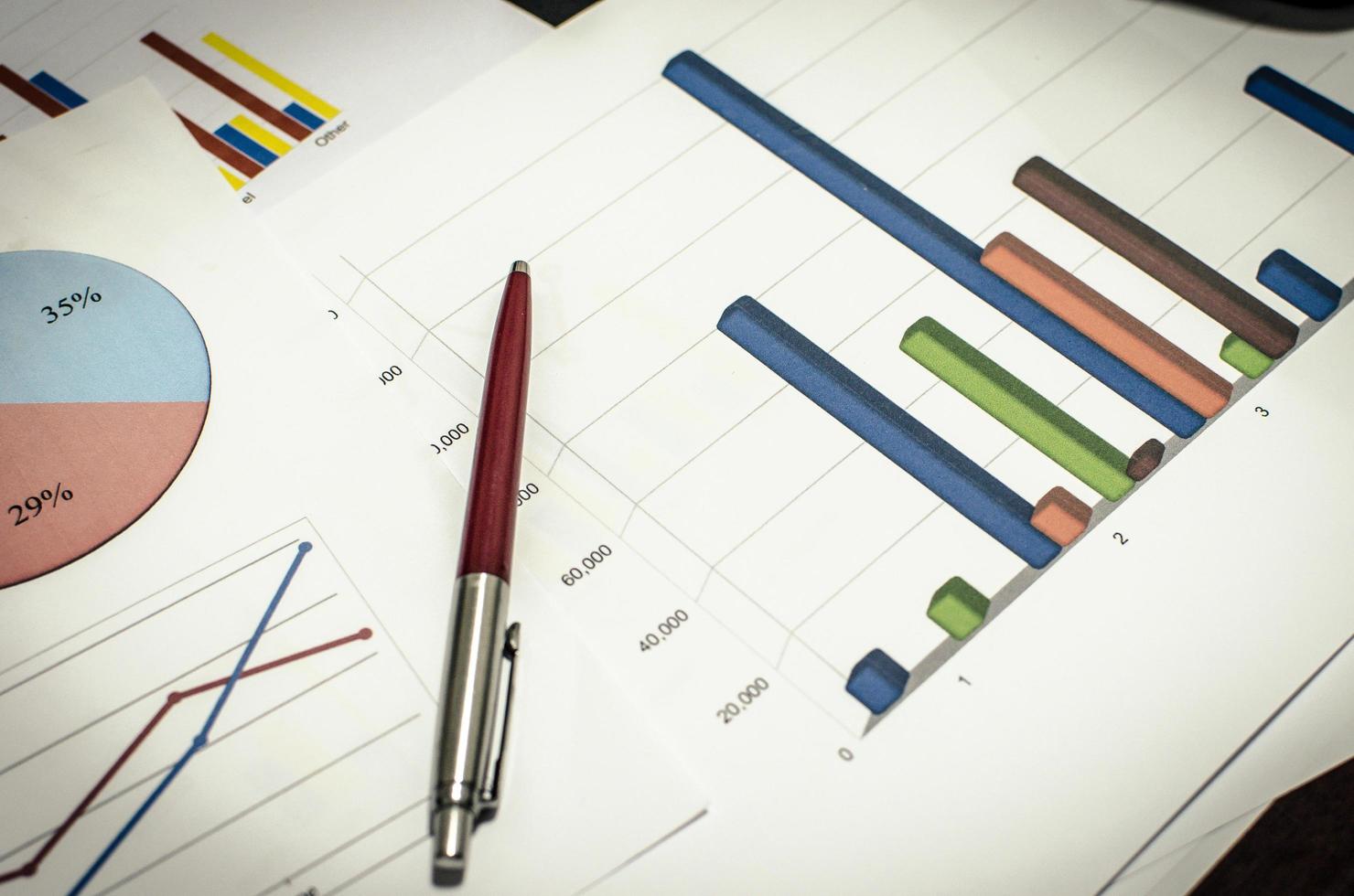 Business graph and pen photo