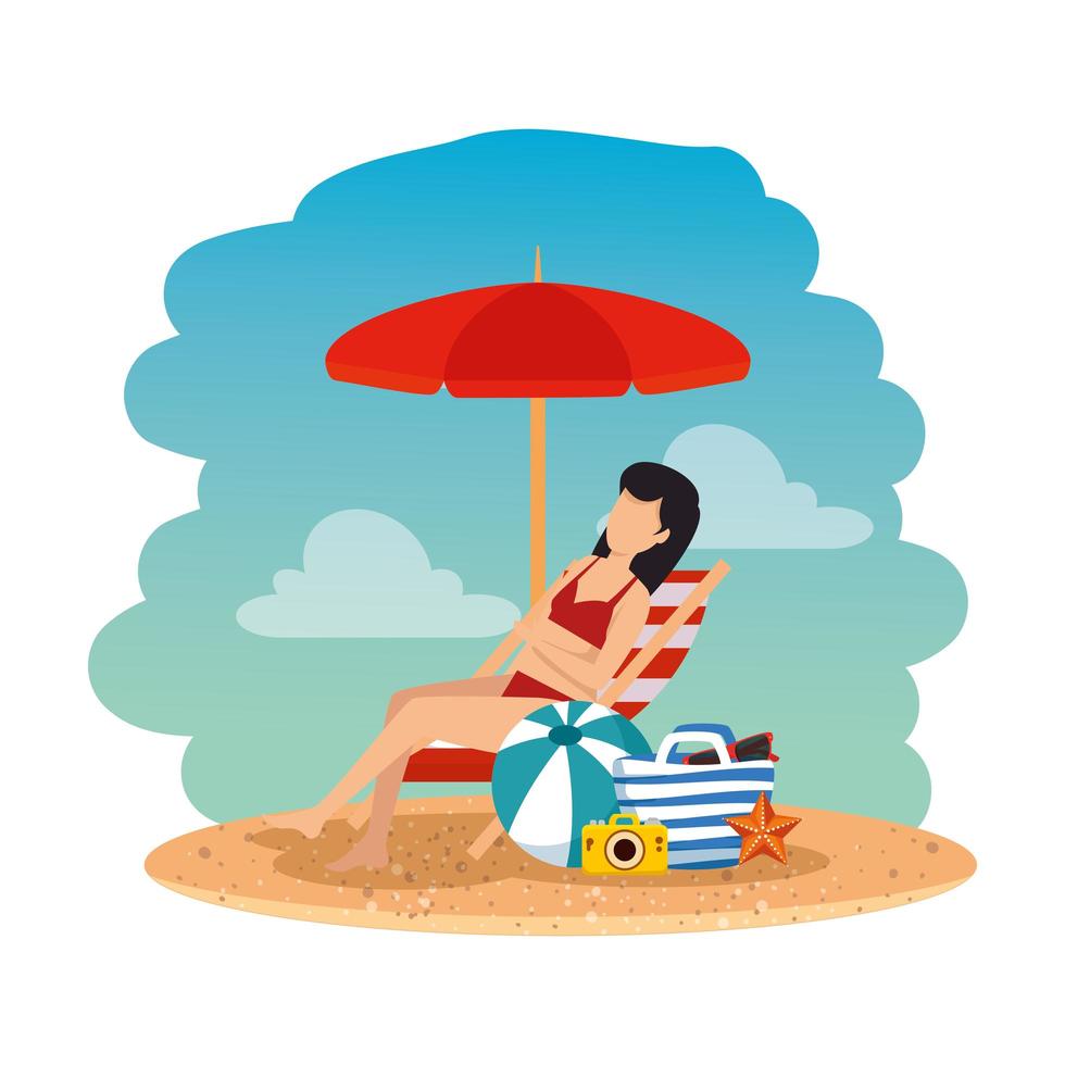 Bella mujer con traje de baño sentado en una silla de playa y una bolsa en la playa vector