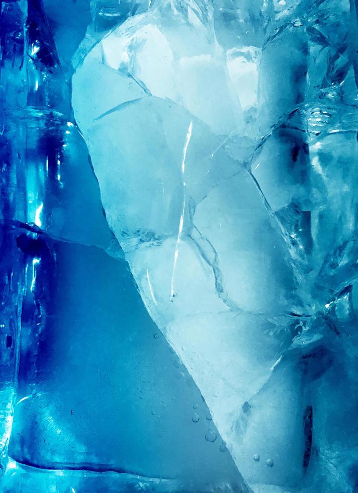 hielo azul agrietado foto