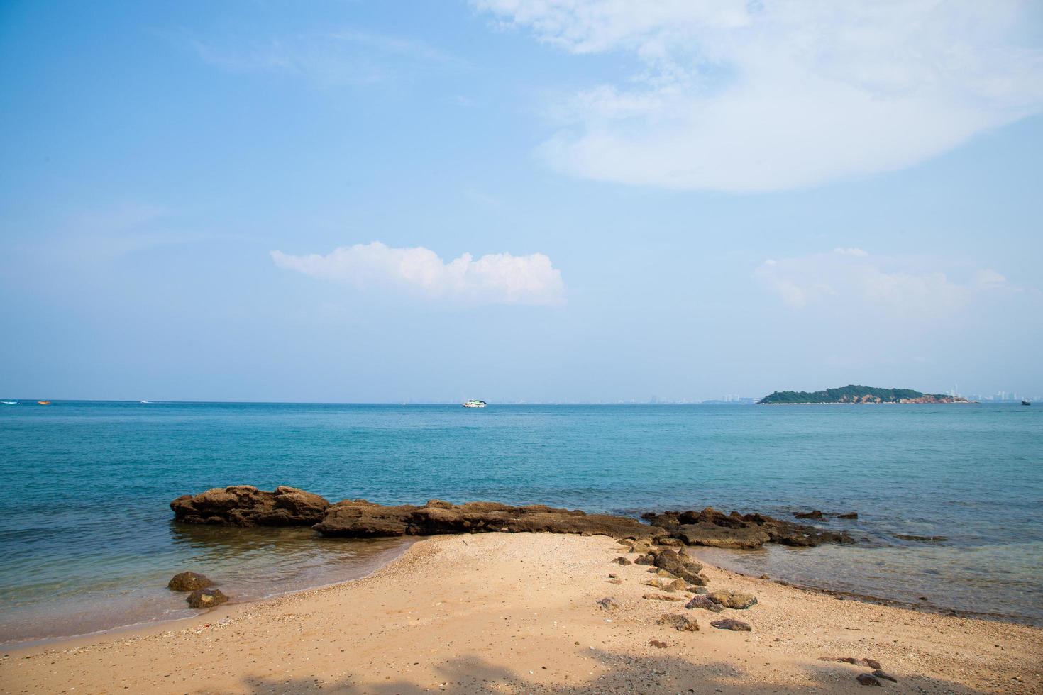 playa y mar en tailandia foto