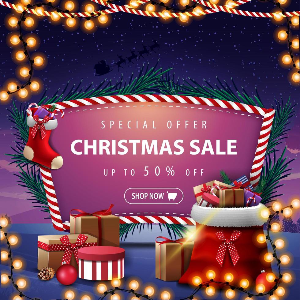 oferta especial, rebajas navideñas, hasta 50 de descuento, banner de descuento con bolsa de santa claus con regalos, medias navideñas y un hermoso paisaje de fondo vector