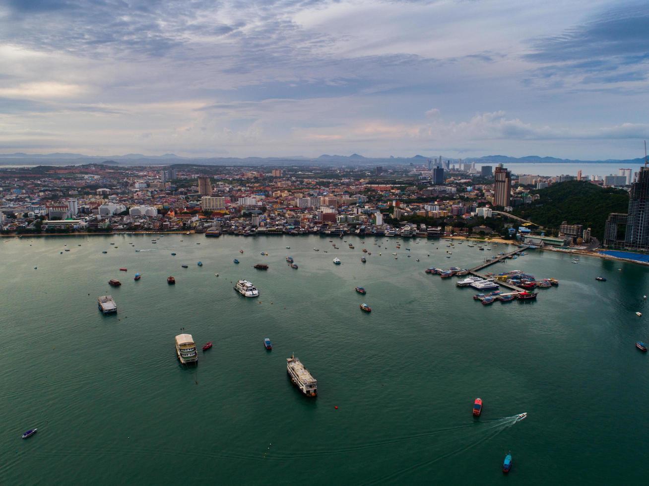 vista aérea, de, pattaya, playa, tailandia foto