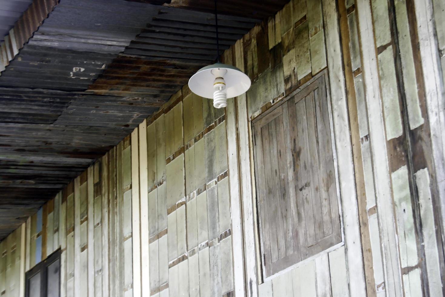 luz exterior en edificio foto