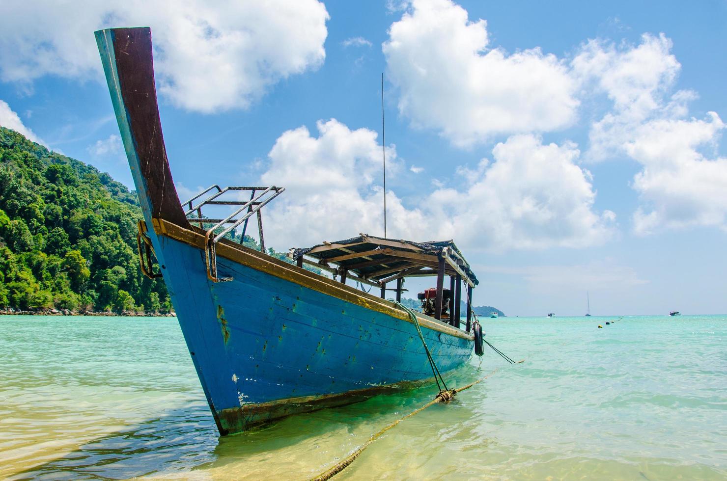 Barco de la isla de Surin en Tailandia foto