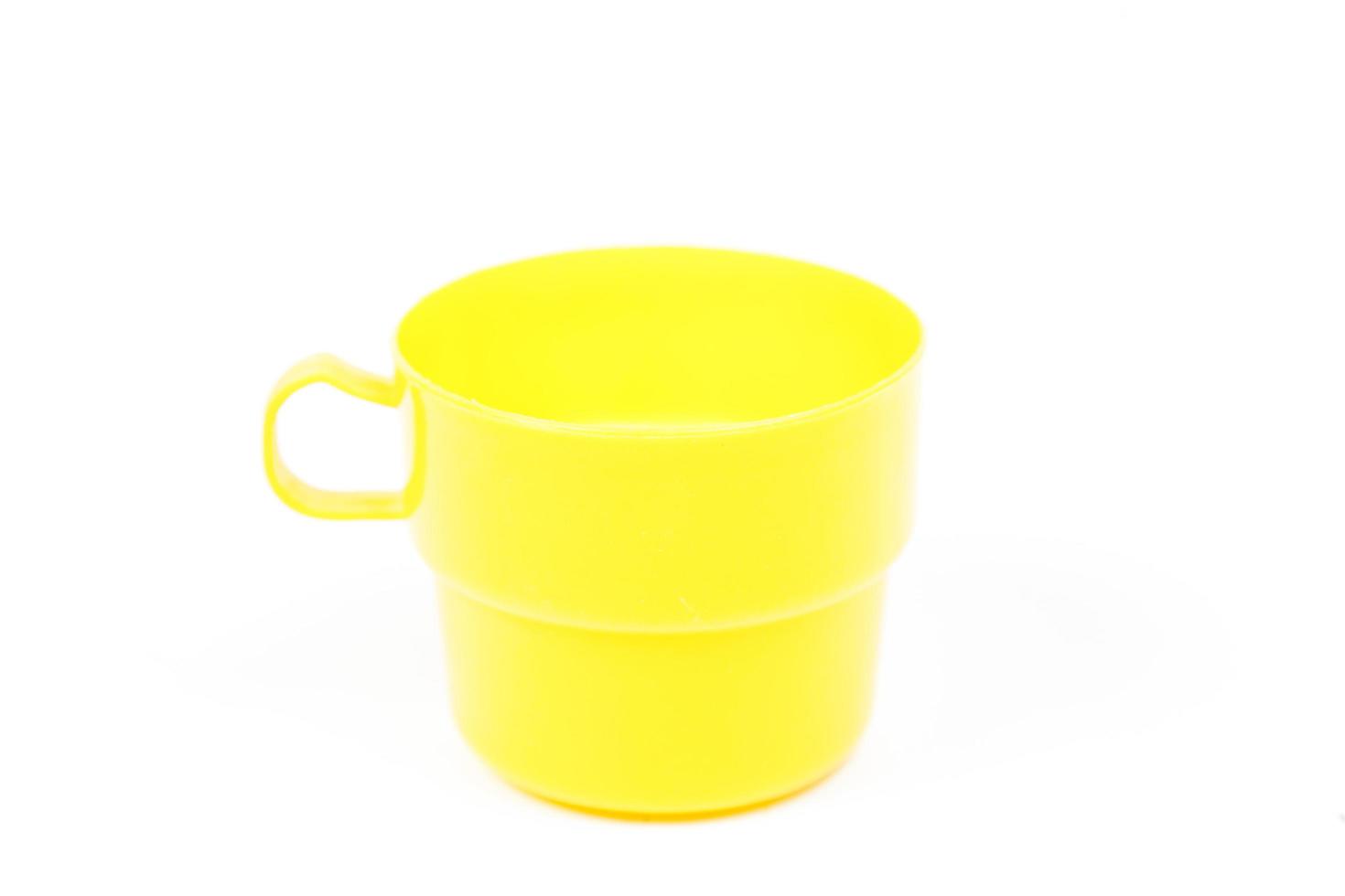 vaso de plastico amarillo foto