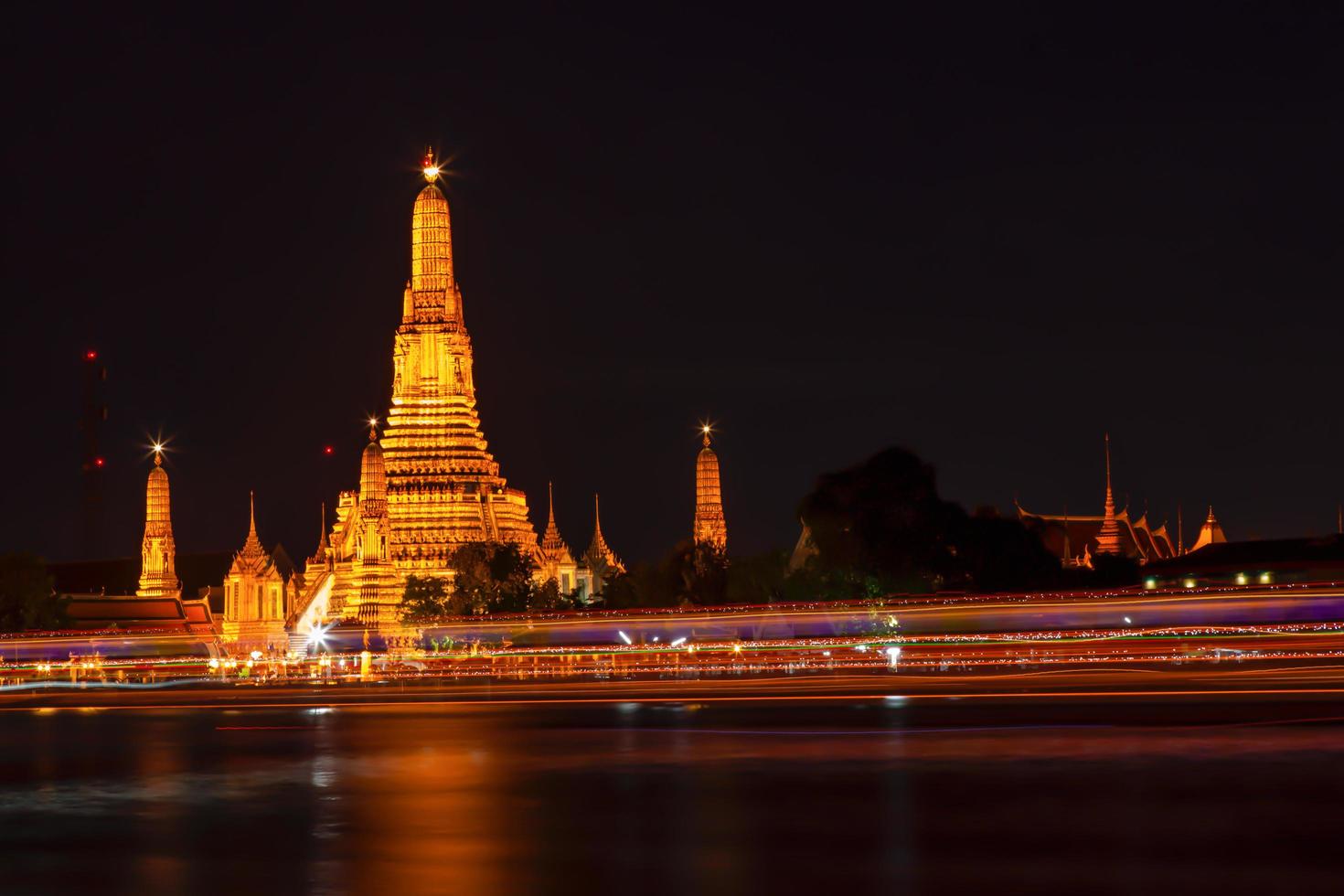 Wat Arun en Bangkok por la noche foto