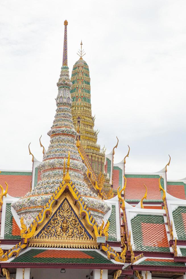 templo de wat phra kaew en bangkok foto