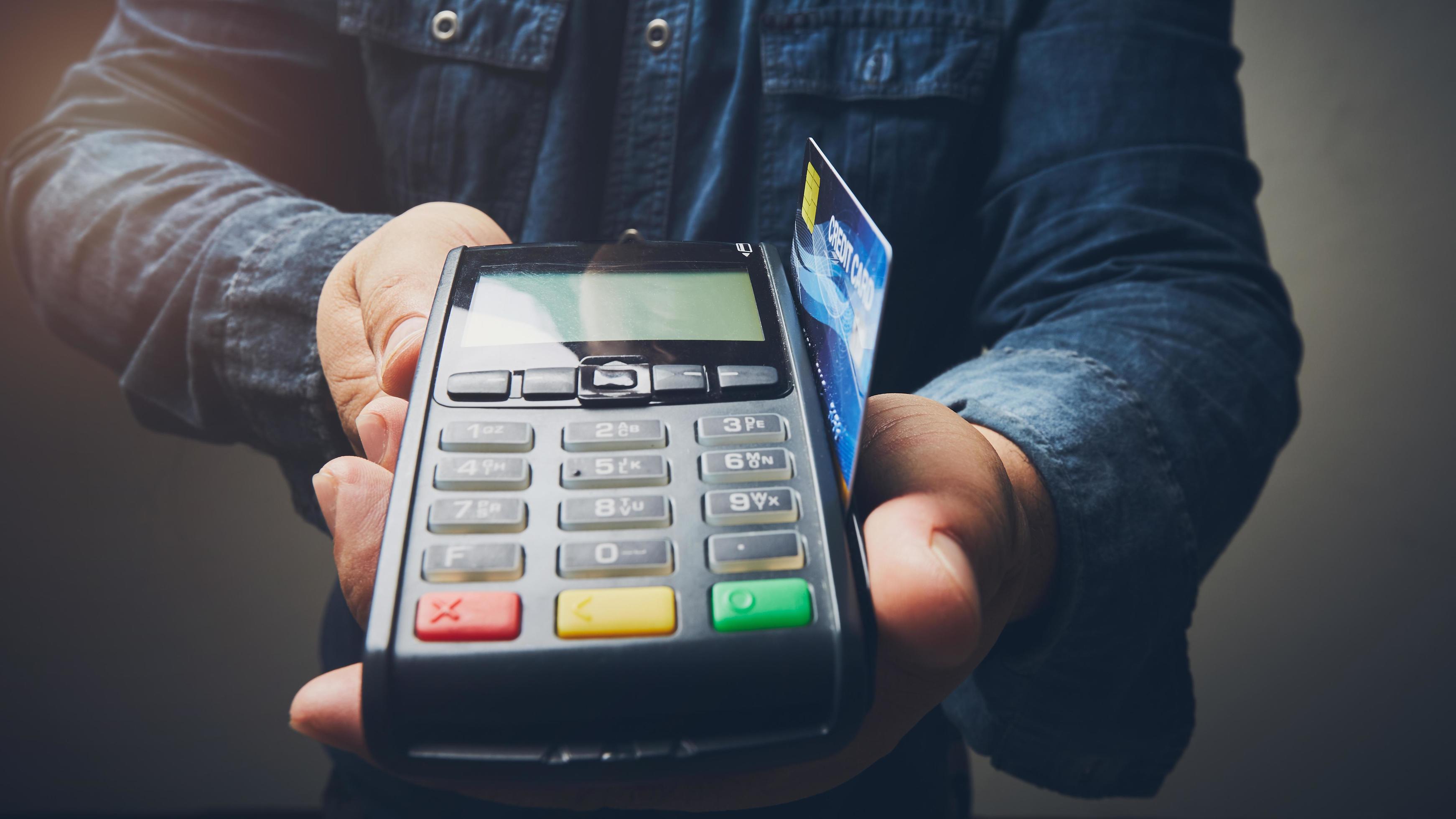 Credit card payment processing machine