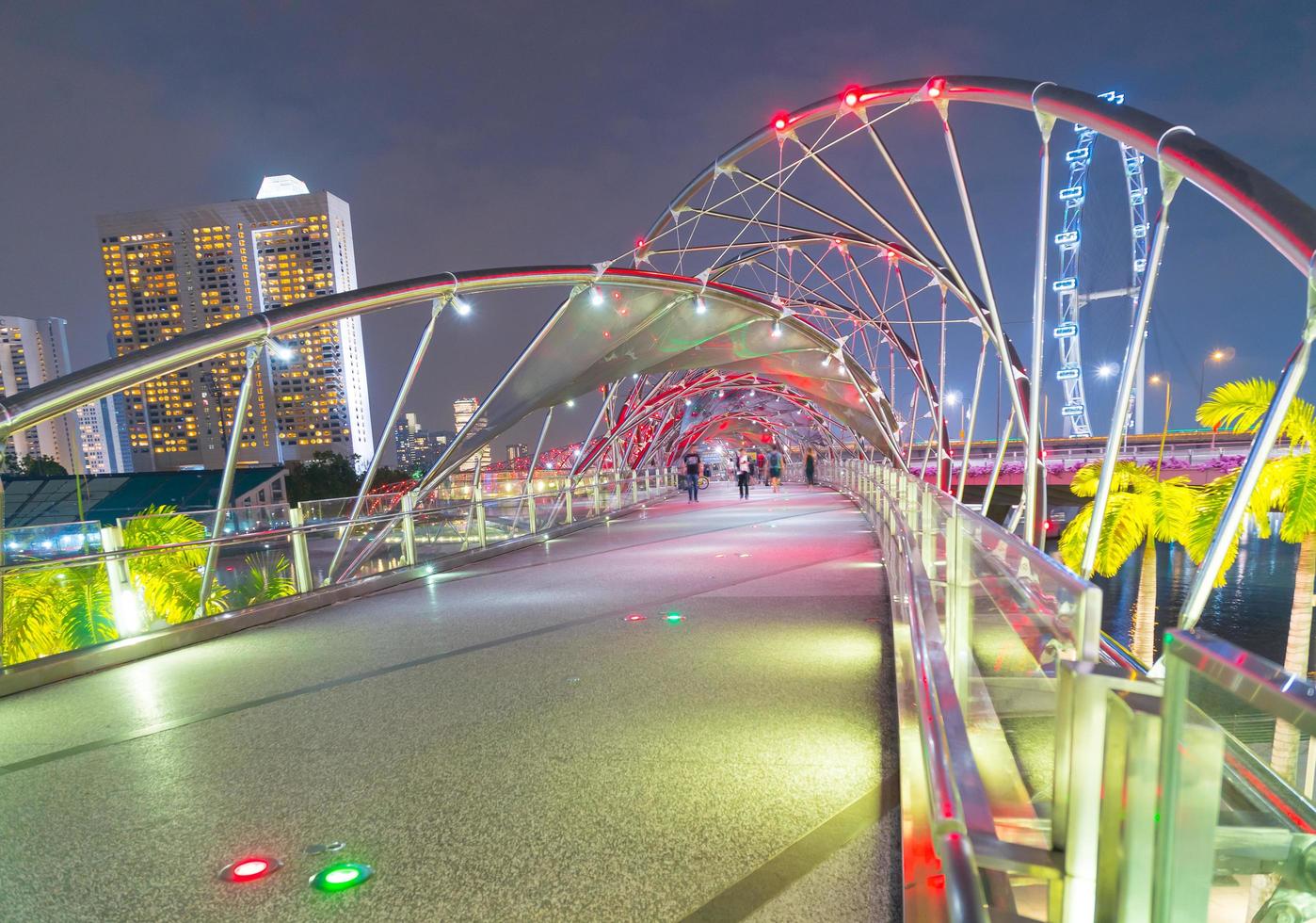 Puente de hélice en Singapur foto