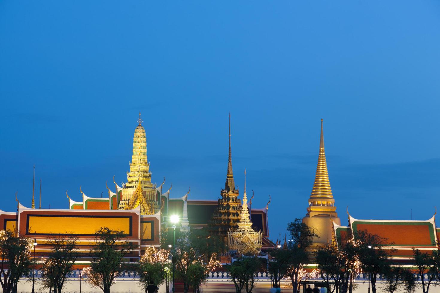 Wat Phra Kaew in Bangkok at night photo