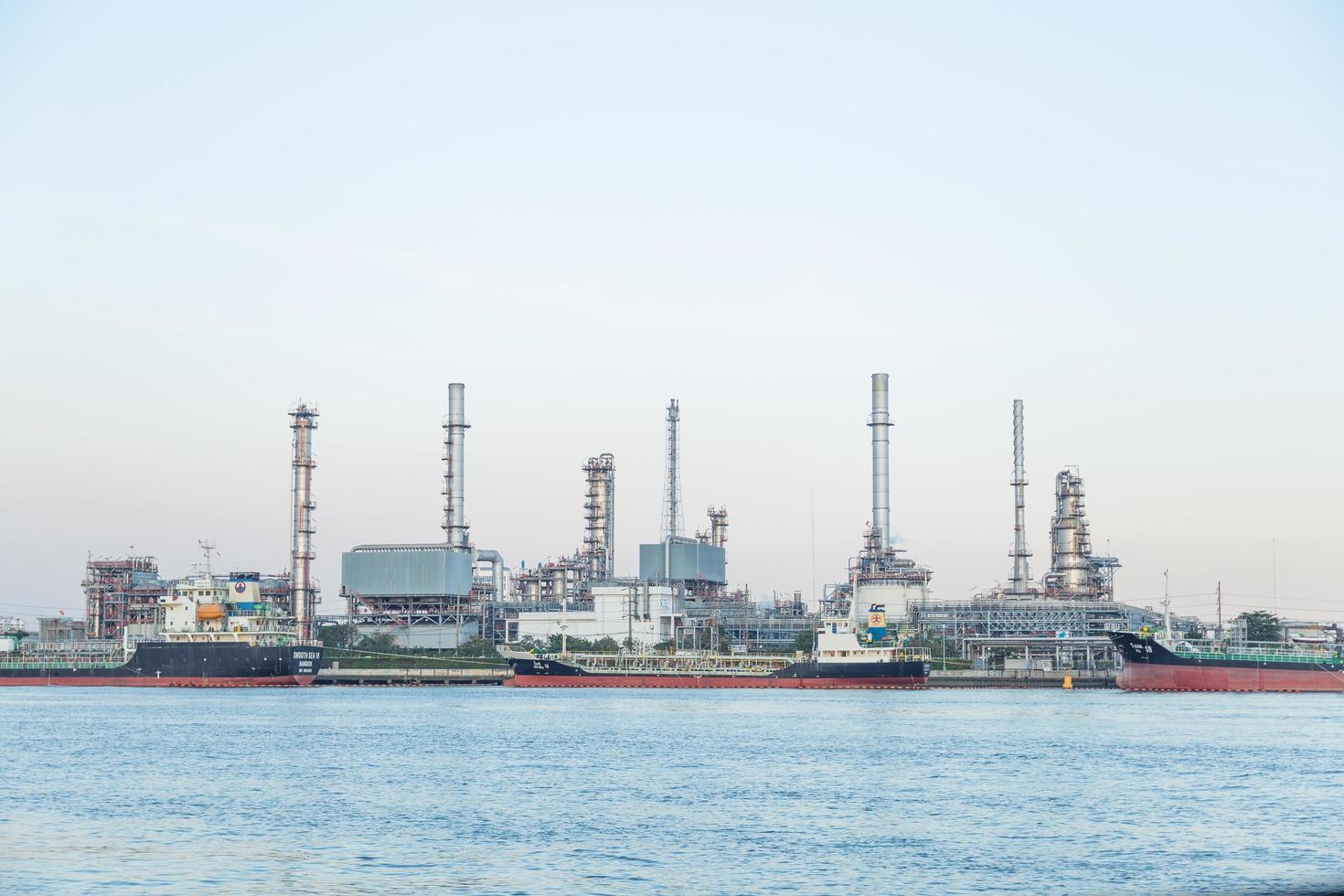 refinería en tailandia foto