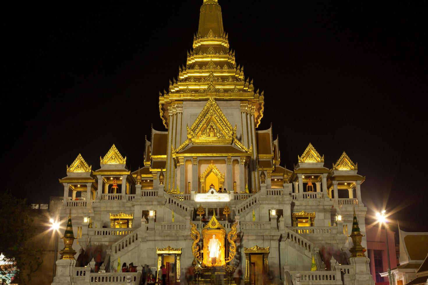 templo del buda dorado en tailandia foto